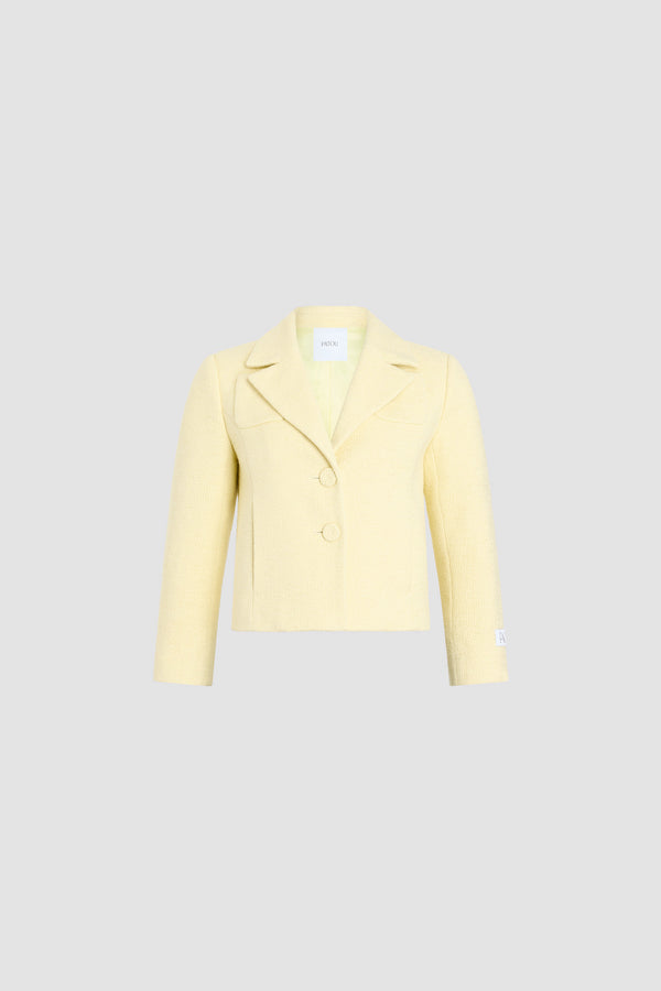 Patou - Giacca corta sartoriale in misto cotone eco-responsabile – senza logo - Limelight - Giacca corta sartoriale gialla. Collo a camicia. Bottoni dorati. Taglio aderente.