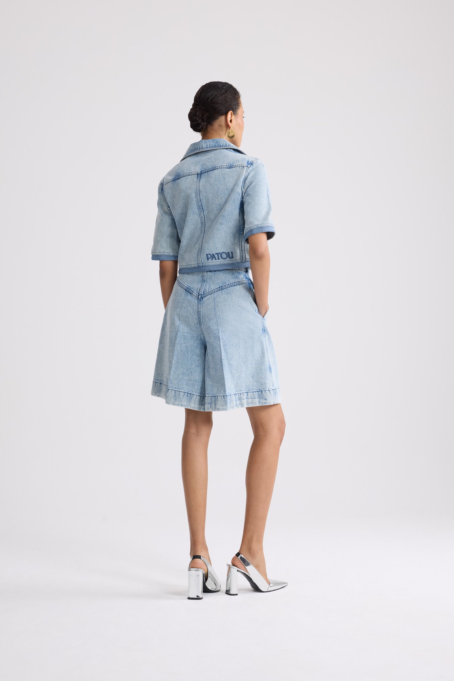 Patou - Short-sleeved cotton blend jacket - Riviera Sky Blue - Light blue denim short-sleeved jacket. Shirt collar. Chest pockets. Gold buttons.