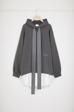 Kapuzenkleid aus Bio-Baumwolle im Trompe-l'Œil-Design