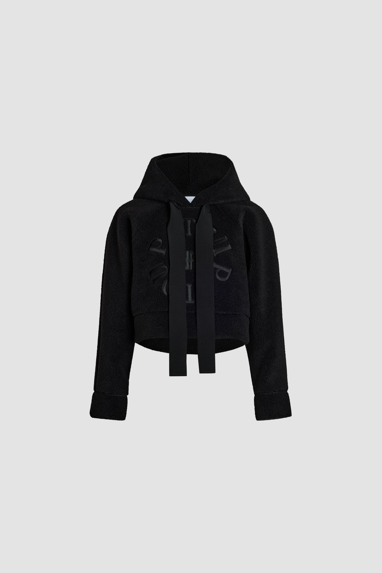 Patou | リサイクルポリエステルを使用したフェイクシアリング 