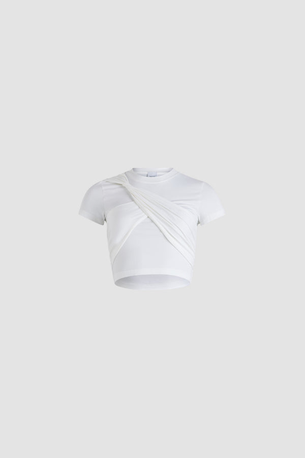 Patou - Drapiertes kurzes T-Shirt aus Bio-Stretch-Baumwolle - White - Weißes T-Shirt aus Bio-Stretch-Baumwolle. Körpernah geschnitten. Gekürzte Länge. Rundhalsausschnitt. Überkreuzte drapierte Paneele vorne.