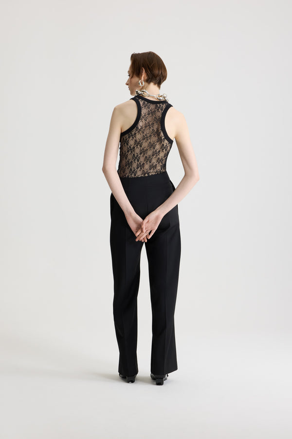 Patou - 레이스 저지 소재 탱크 탑 - Black - 블랙 컬러의 레이스 저지 탱크. 밀착되는 핏 스타일. 립 질감 칼라와 암홀.