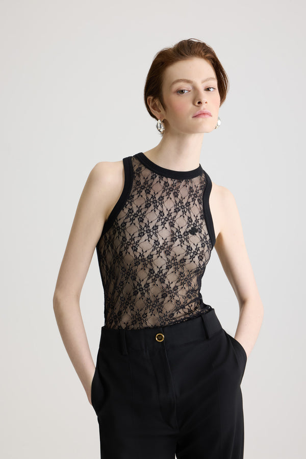 Patou - 레이스 저지 소재 탱크 탑 - Black - 블랙 컬러의 레이스 저지 탱크. 밀착되는 핏 스타일. 립 질감 칼라와 암홀.