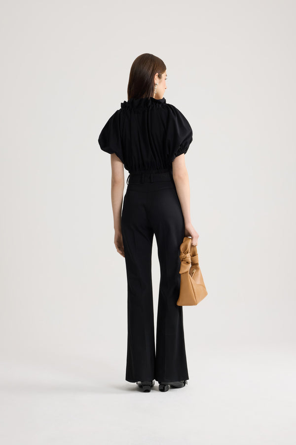 Patou - Kurzes voluminöses Top aus Bio-Baumwolle - Black - Kurzes voluminöses schwarzes Top. Elastischer Ausschnitt mit Grosgrain-Kordelzügen. Kurze Ärmel.