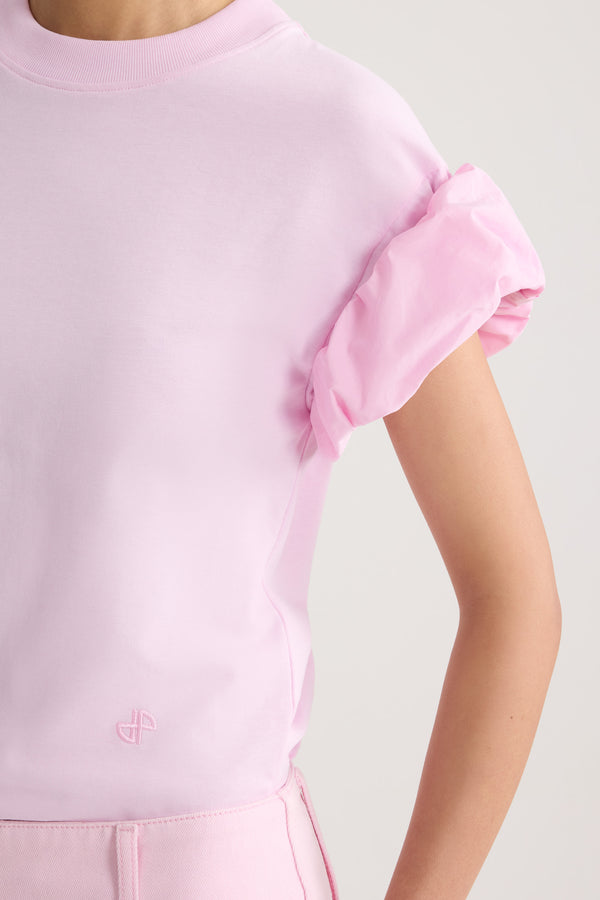 Patou - T-shirt in cotone biologico con dettagli in faille sulle maniche - Candy Pink - T-shirt in cotone biologico rosa con dettagli in faille sulle maniche. Logo JP ricamato tono su tono sul davanti.