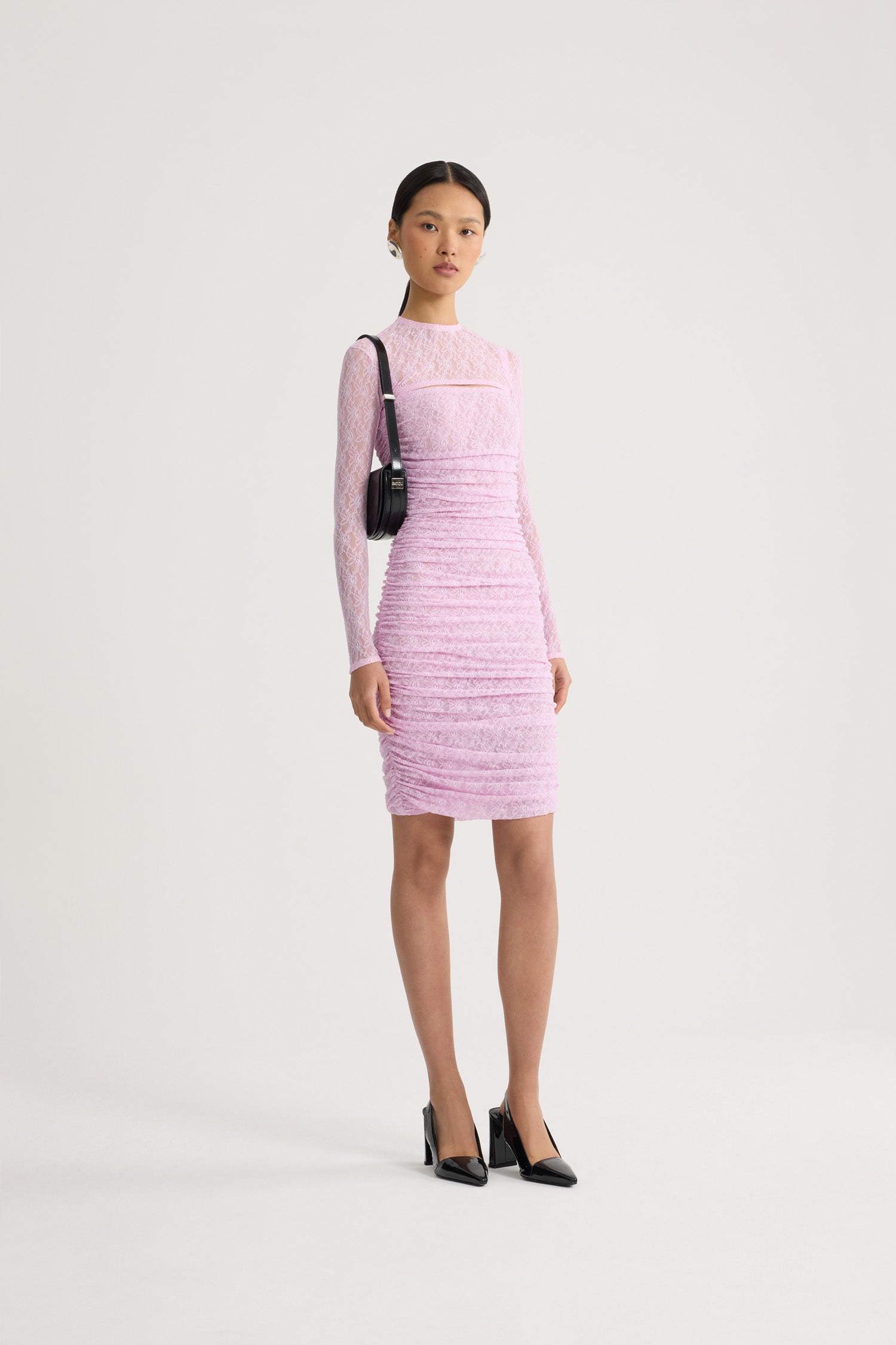 Patou - Polyamid-Spitzen-Twinset-Mini-Kleid mit abnehmbarem Top - Pink Parfait - Rosa Spitzen-Twinset-Mini-Kleid mit abnehmbarem Top. Lange Ärmel. Etui-Silhouette.