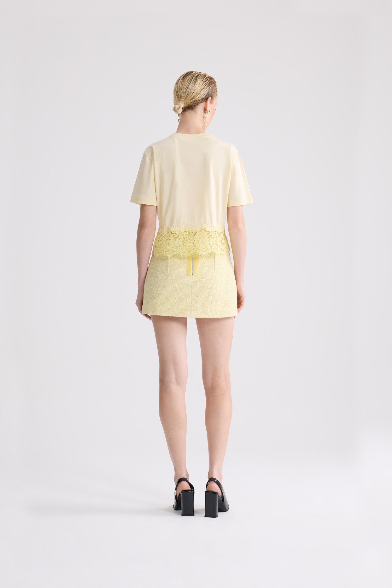 Patou - T-Shirt Corta in Pizzo di Cotone - Lemonade - T-shirt corta giallo chiaro. Materiale in cotone. Nodo in pizzo in vita.