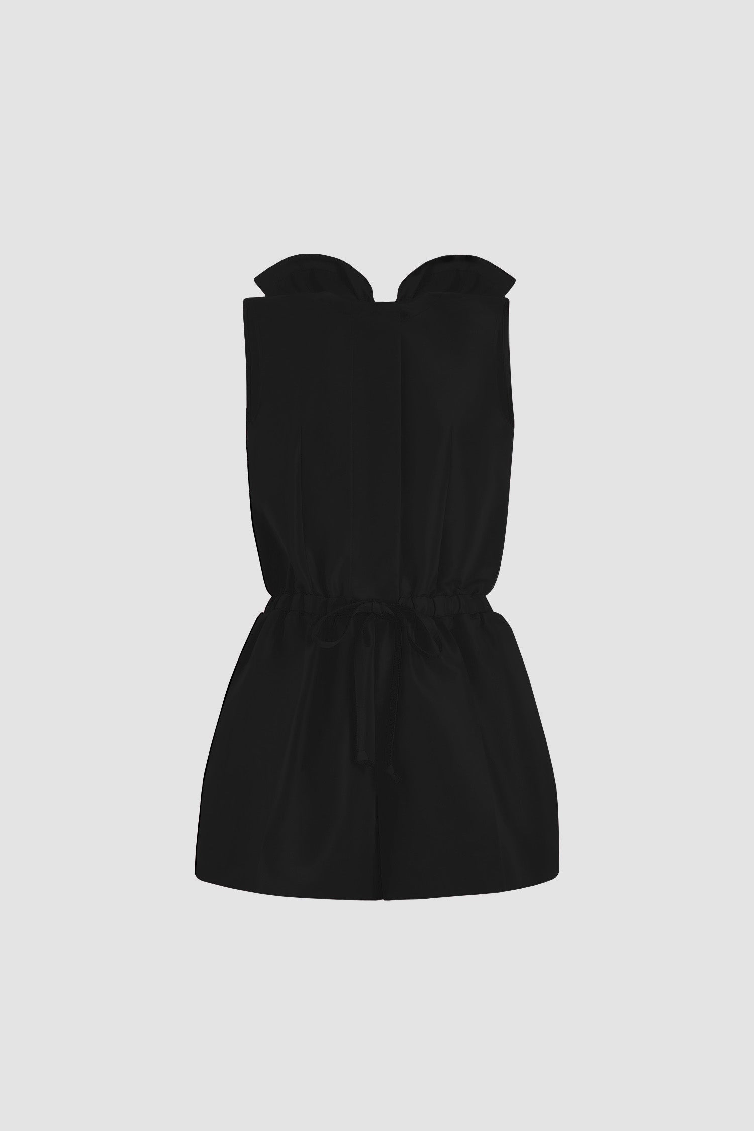 Patou - Rückenfreier Einteiler aus recycelter Faille - Black - Schwarzer Einteiler aus recycelter Polyester-Faille. Rundhalsausschnitt. Verdeckte Knopfleiste vorne. Rückenfrei mit Knotenverschluss oben. Elastische Taille mit Kordelzug und Bindebändern vorne. Seitentaschen. Gewellter Saum.