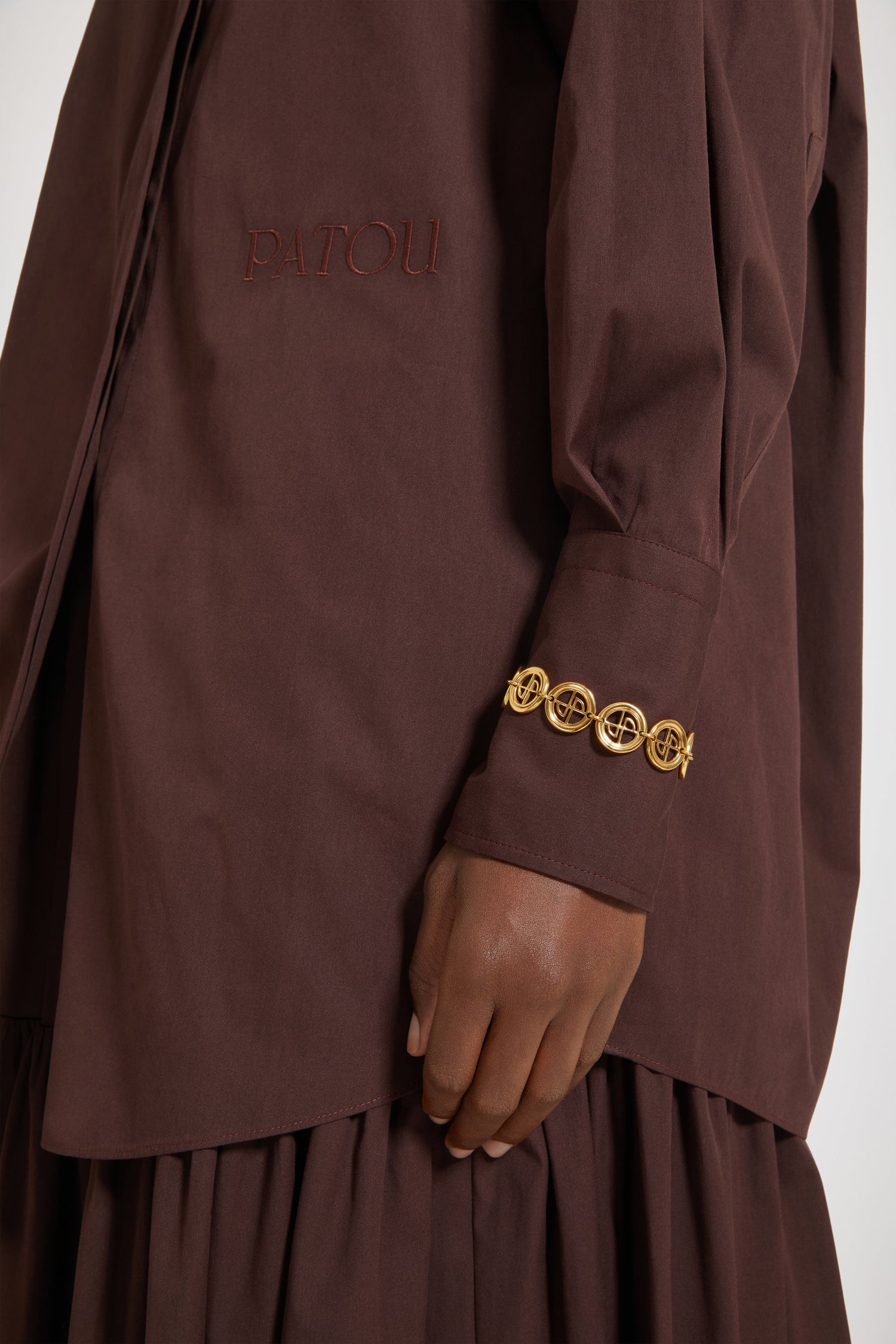【PATOU】ゴールドプレート加工 ブラス製 コインブレスレット Patou | JP bracelet in gold-plated brass