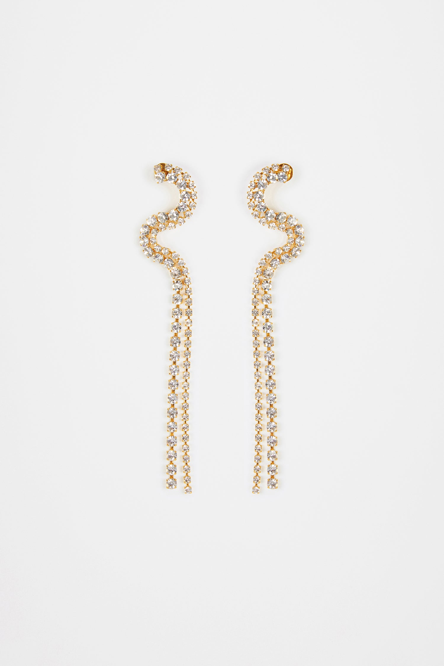 Patou - Wasserfall-Ohrringe aus Kristall und Messing - Gold - Die neuesten Ohrringe von Patou sind ein echter Hingucker.Ohrringe aus Kristall und goldfarbenem Messing. Wasserfall-Design. Schmetterlingsverschluss für gepiercte Ohren.