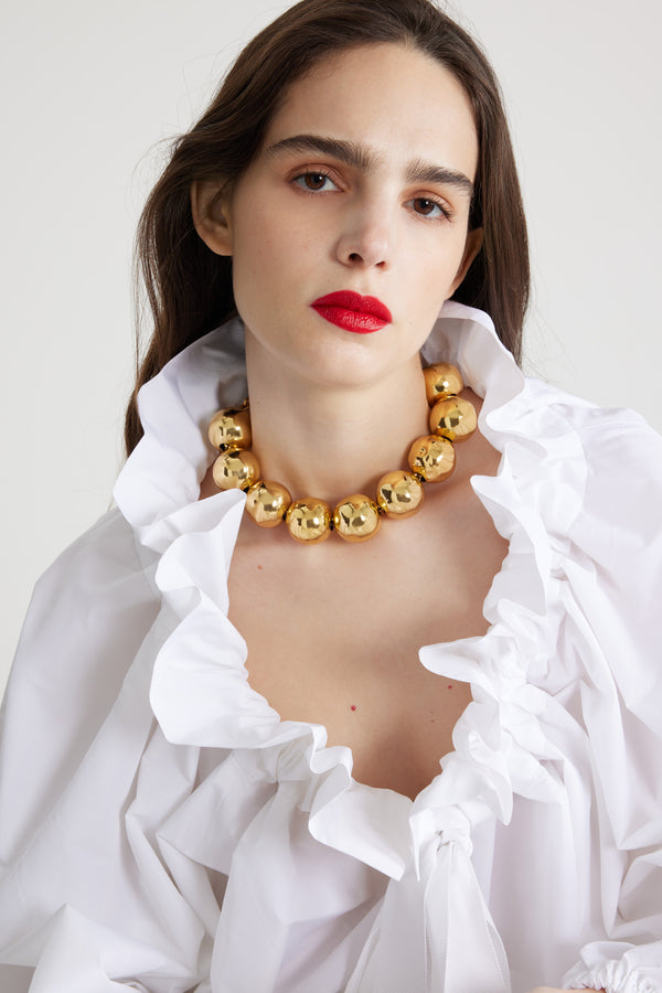 Patou - Collana con sfere martellate in ottone dorato - Gold - Collana in ottone dorato. Sfere martellate. Patou inciso. Chiusura a T.