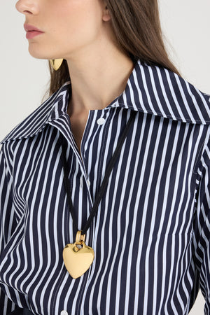 Collana con pendente cuore in ottone dorato e cotone