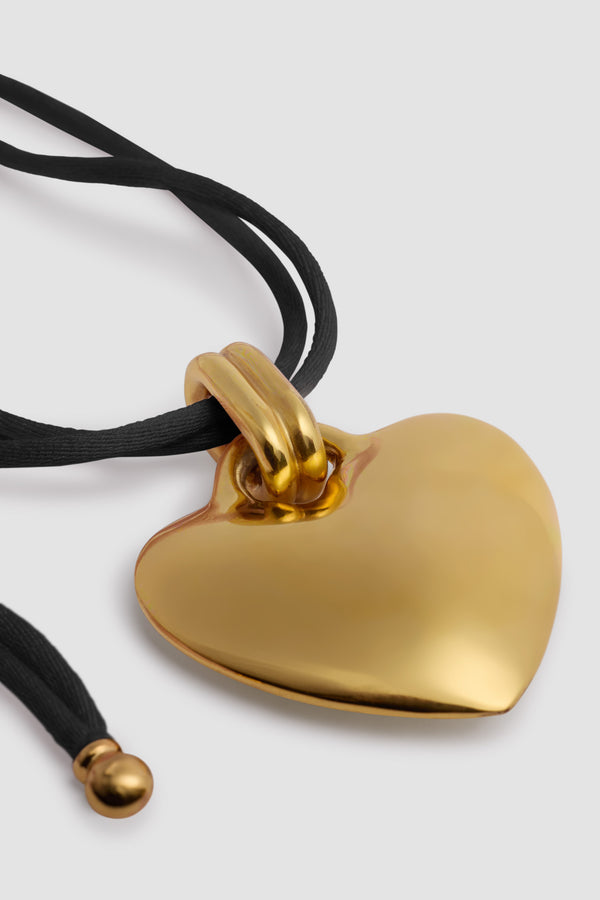 Patou - Collana con pendente cuore in ottone dorato e cotone - Black - Collana in ottone dorato e cotone nero. Pendente a cuore. Doppio spago con punte in ottone dorato.