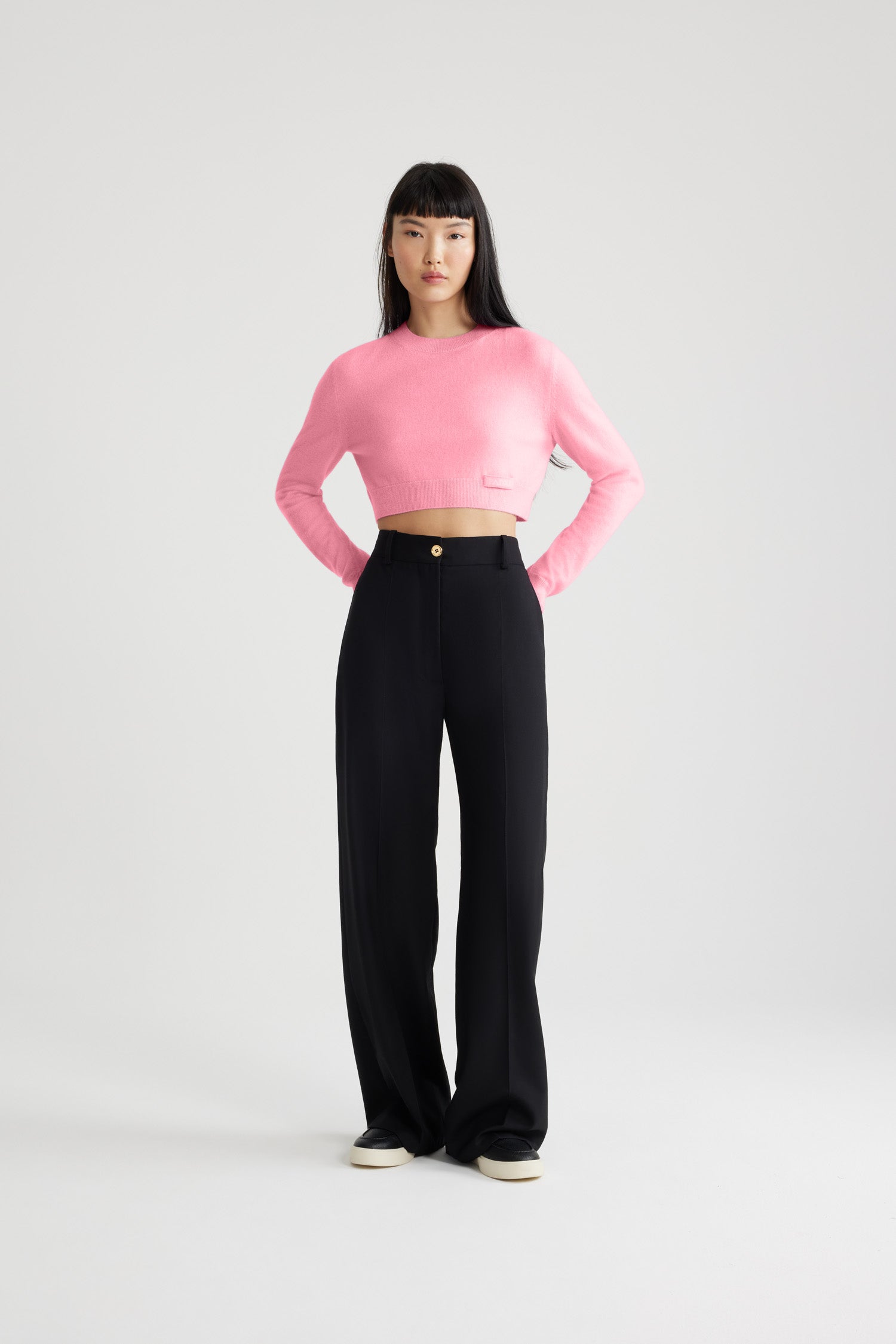 Patou - Cropped jumper in sustainable wool and cashmere - Rosebloom Pink - Rosebloom Pink sustainable wool and cashmere jumper. Cropped length. Round neck. Patou jacquard label at the front.This style is cropped.