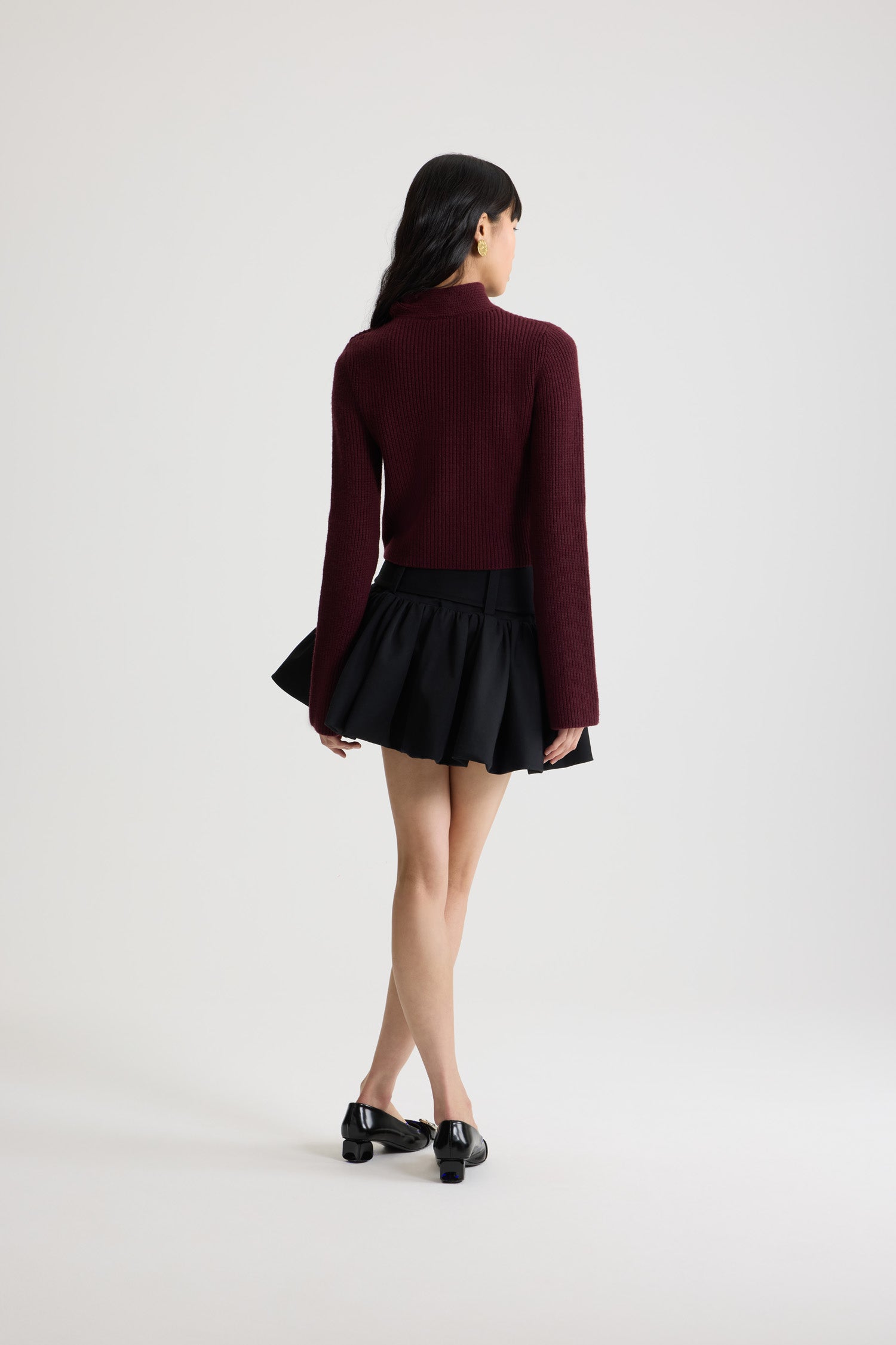Patou - Scarf collar jumper in wool and cashmere - Vignola - Vignola maroon Merino wool and cashmere jumper. Rib knit. Mock neck with scarf detail. Gold-tone JP-engraved buttons on the shoulder. Patou logo label placed at the front.