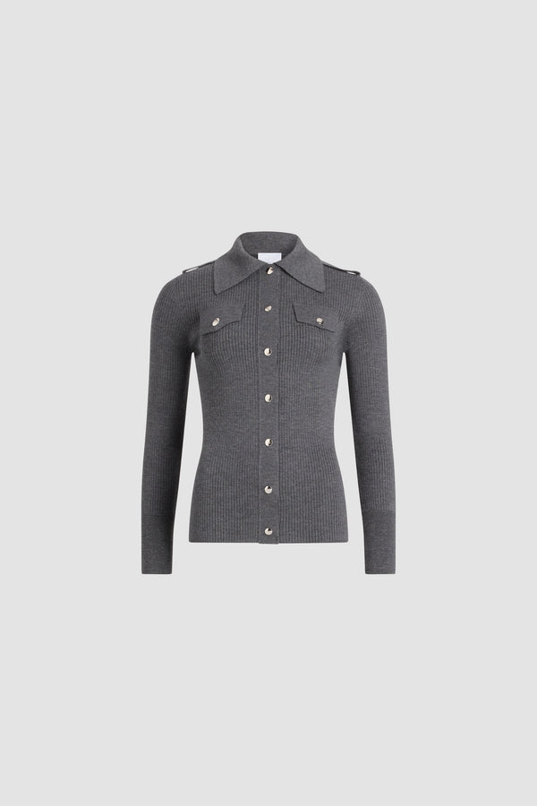 Patou - Camicia a costine in lana - Mercury - Vestito in lana merino grigio mercurio. Maglia a costine. Silhouette aderente. Colletto largo. Chiusura sul davanti con bottoni a pressione argento incisi con monogramma JP. Mostrine sulle spalle. Finti taschini sul petto con pattina.