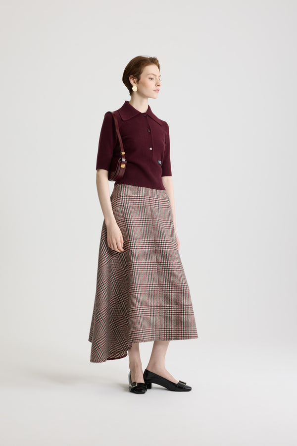 Patou - Polo top in wool and cashmere - Vignola - Vignola maroon Merino wool and cashmere top. Fitted silhouette. Wide polo shirt collar. Mid-length sleeves. Patou logo label at the front. Ribbed cuffs and hem.
