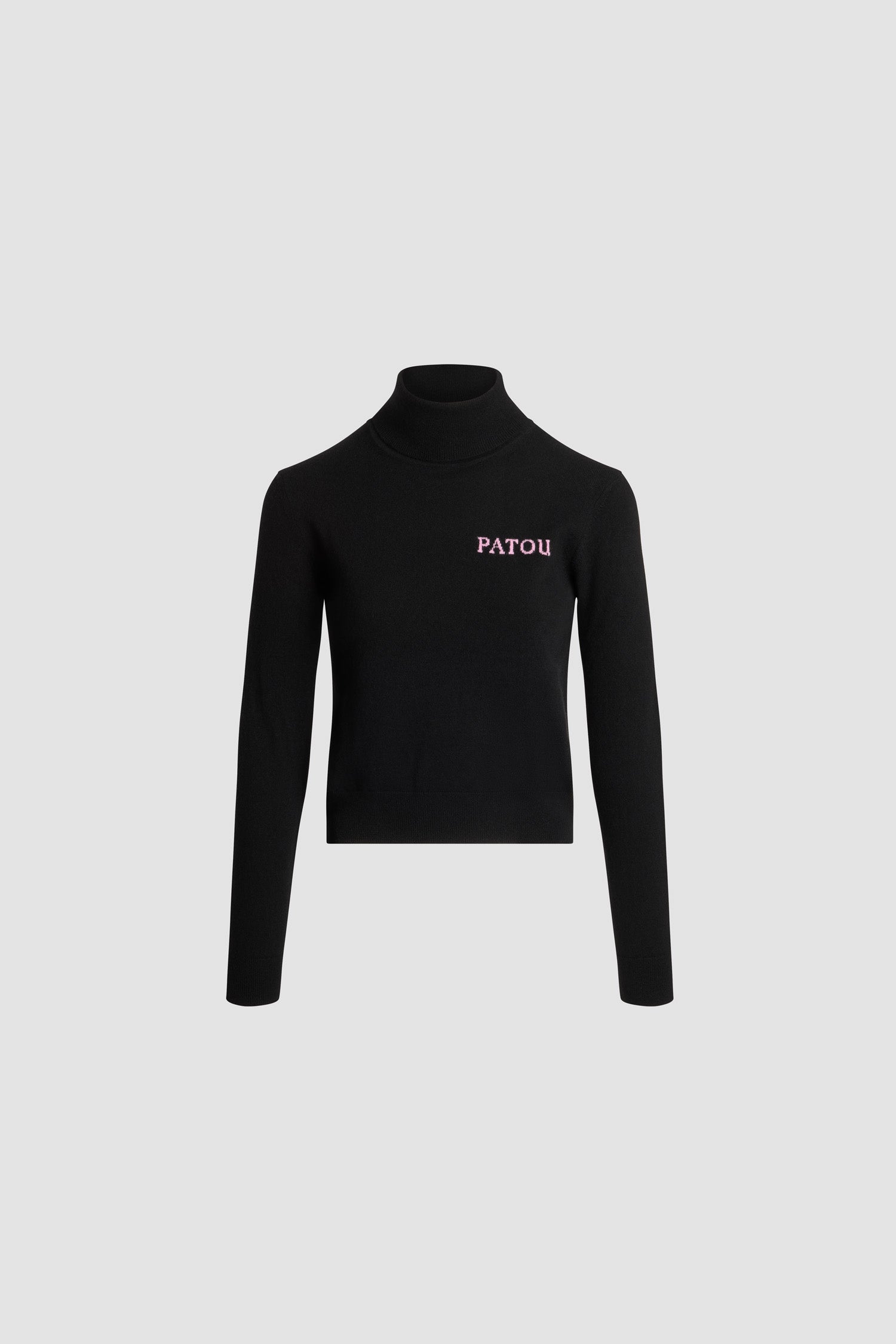 Patou - Pull à col roulé en laine et cachemire avec détail Patou en intarsia - Black - Pull en laine mérinos et cachemire noirs. Col roulé. Logo Patou contrastant en intarsia sur la poitrine.
