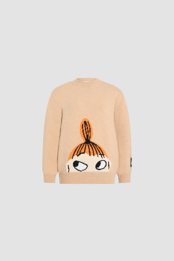 Patou - Patou x Moomin Little My Pullover mit Rundhalsausschnitt - Little My Beige - Genießen Sie die Feiertage mit der Patou x Moomin Kollektion. Dieser bezaubernde Pullover aus einem luxuriösen Wollgemisch besticht durch seinen komfortablen Schnitt. Das große Little My Intarsienmotiv verleiht Ihrer Garderobe einen Hauch von Laune und Nostalgie.Unisex-Stil (für Herren bitte eine Größe größer wählen).