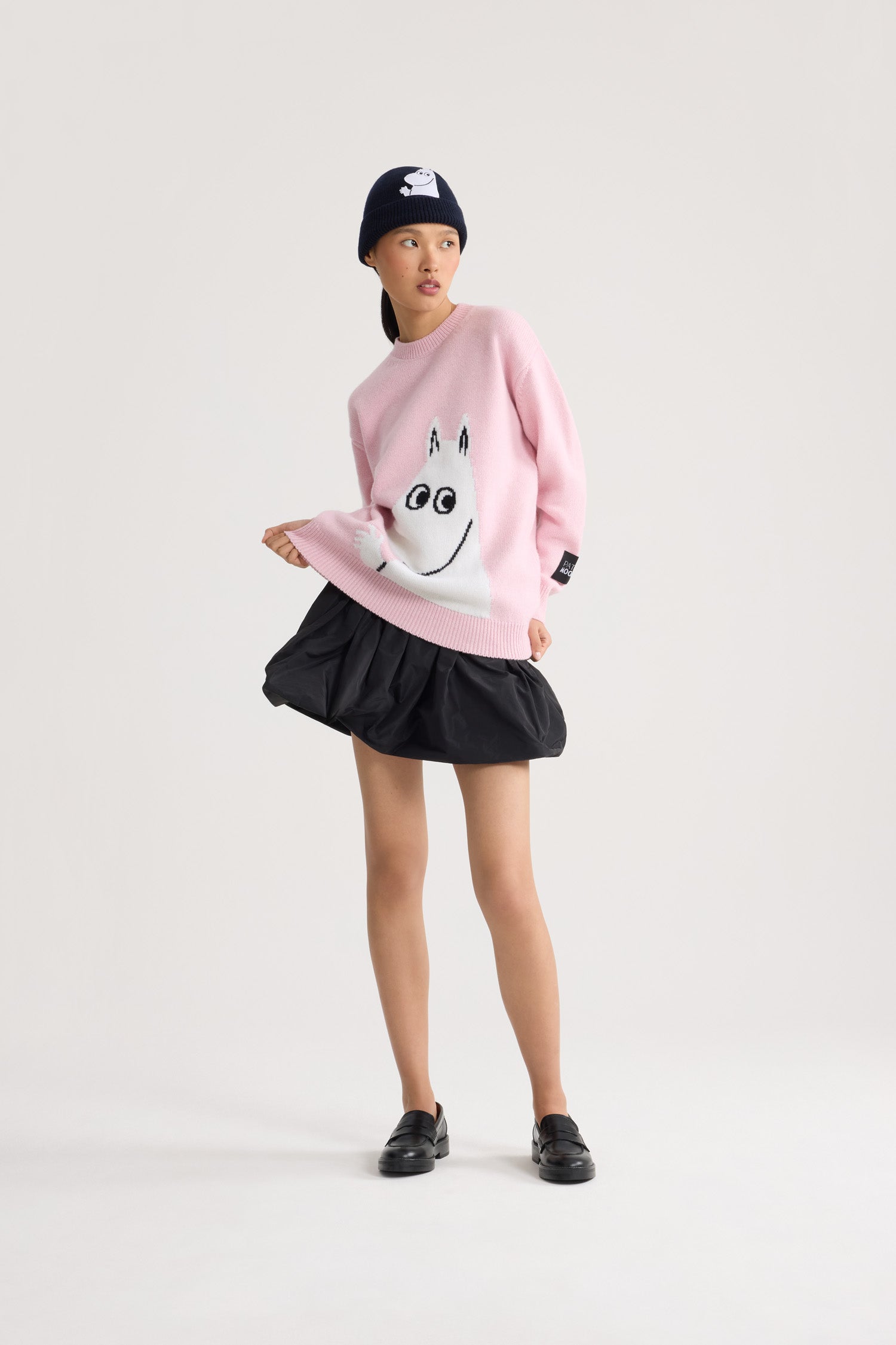 Patou - Patou x Moomin Crewneck Wool Blend Jumper - Moomin Light Pink - Celebrate the holidays with the Patou x Moomin collaboration. This adorable jumper features a comfortable shape crafted with a wool blend. The jumper showcases a big intarsia of Moomin, adding a touch of whimsy and nostalgia to your wardrobe. Perfect for adding a playful elegance to any outfit.Unisex look (select one size up for men).