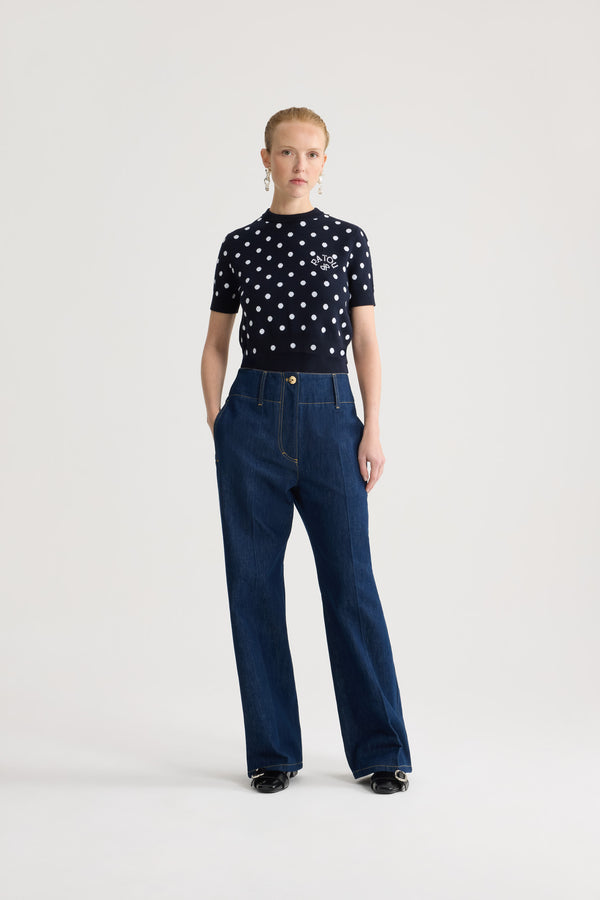 Patou - Crop T-shirt a pois in misto cotone eco-responsabile - Meteorite Blue - Crop T-shirt a pois blu navy e bianchi. Collo rotondo. Maniche corte. Dettaglio annodato sulla schiena.