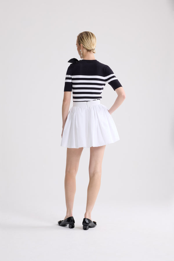 Patou - Gestreiftes Strick-T-Shirt aus Baumwollmischung - Offshore Stripes - Marineblau-weiß gestreiftes T-Shirt. Material aus Baumwollmischung. Kurze Ärmel. Rundhalsausschnitt.