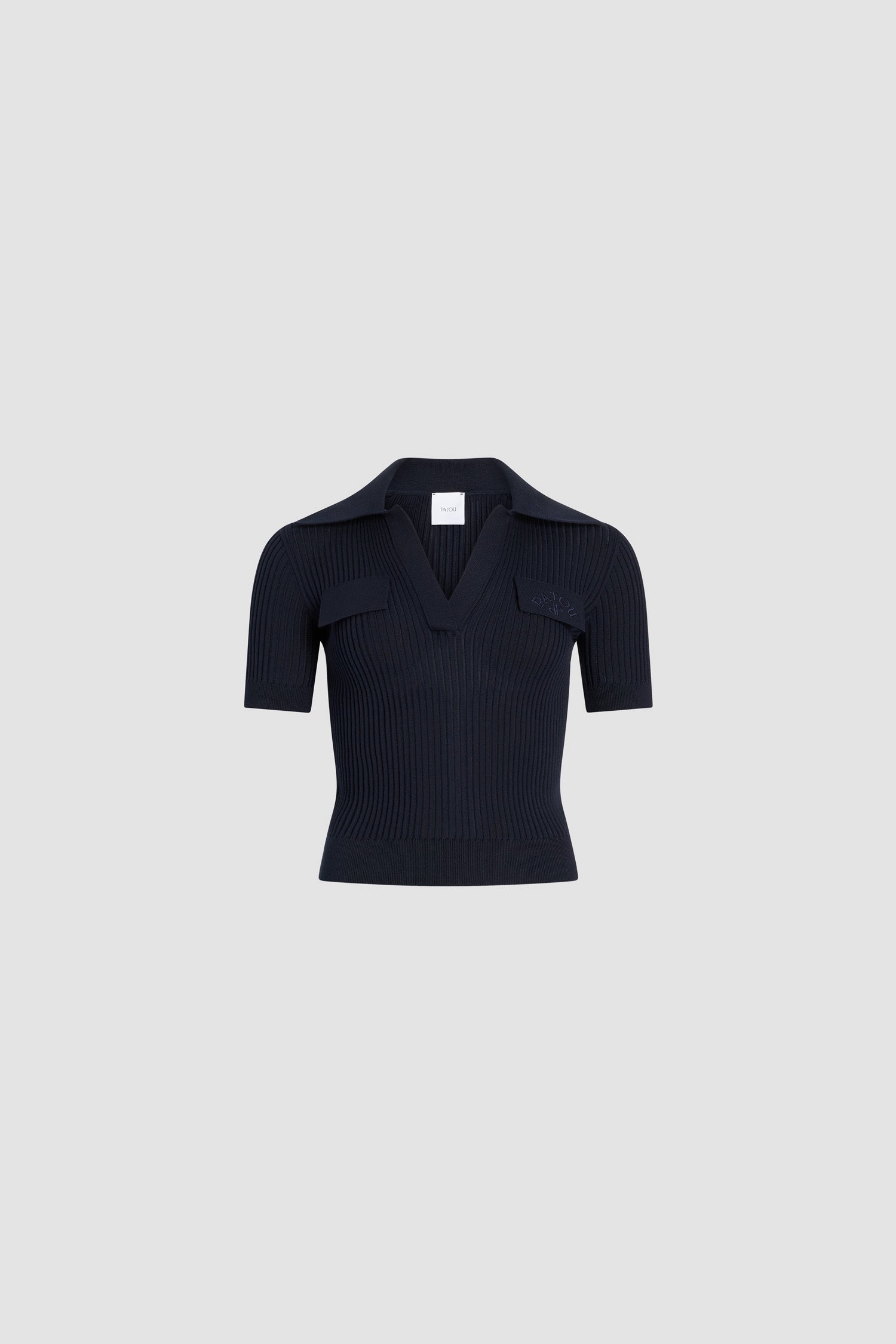 Patou - Besticktes Baumwoll-Poloshirt - Deep Sea Blue - Marineblaues besticktes Poloshirt. Kragen. Kurze Ärmel. Ton-in-Ton-Stickerei.