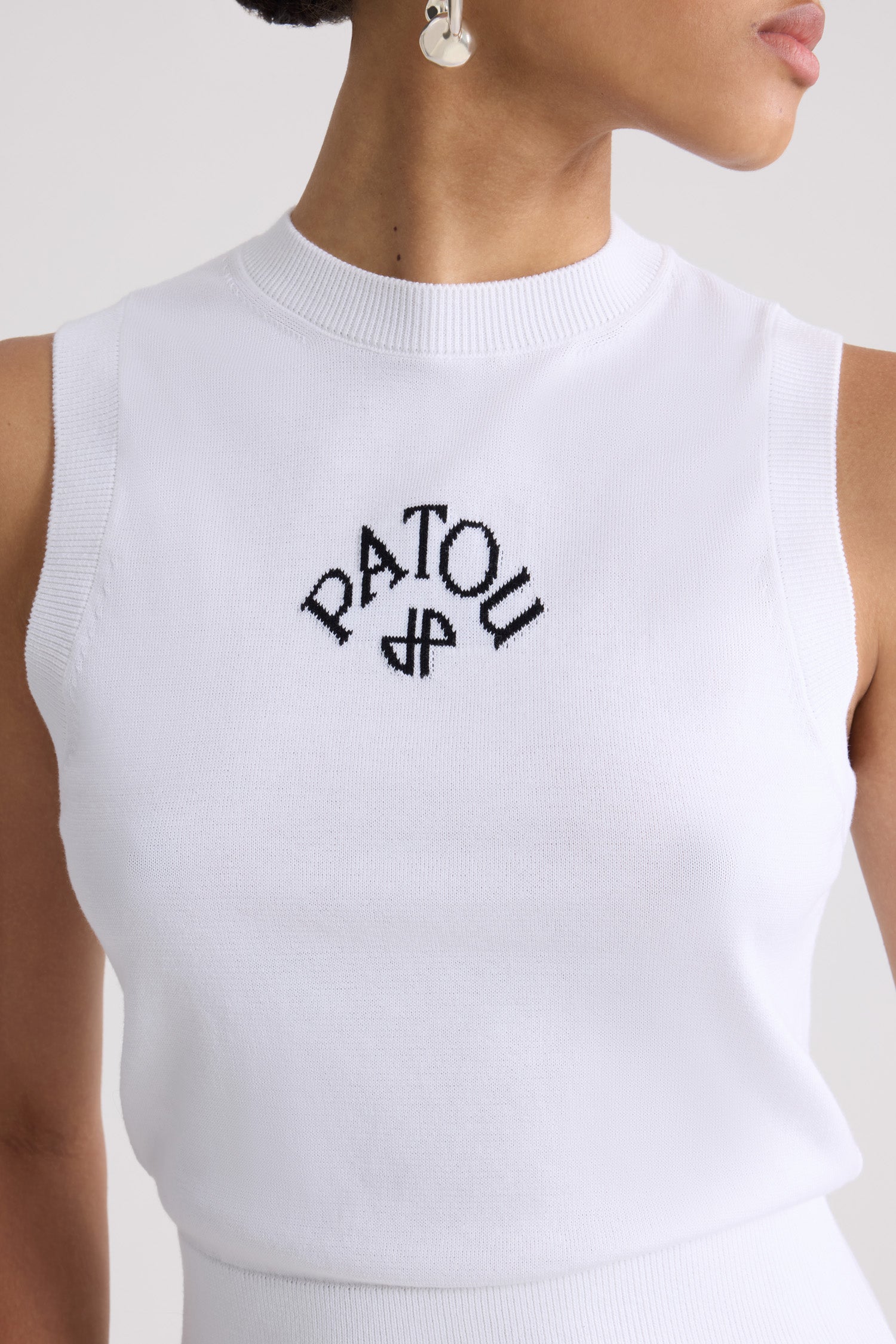 Patou - Top a Maglia Senza Maniche in Cotone - White - Top senza maniche bianco. Materiale in cotone. Collo rotondo.