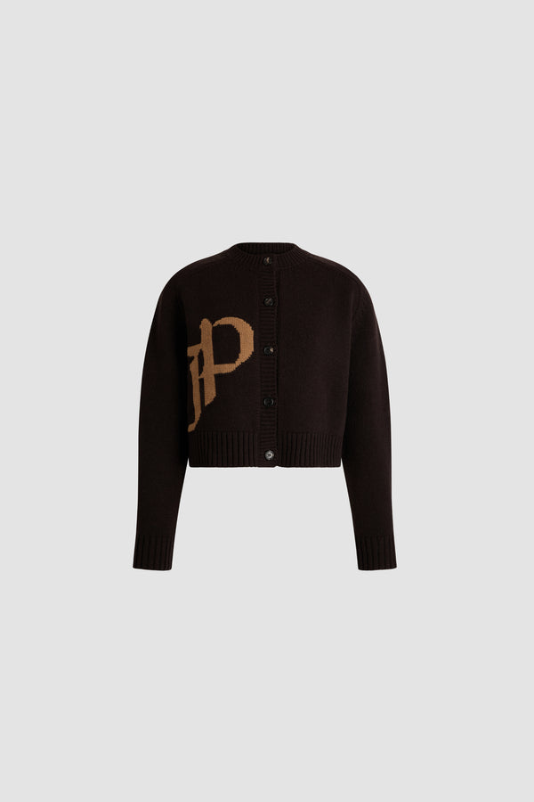 Patou - Kurzer Cardigan mit Monogramm aus Wolle und Kaschmir - Winter Mocha - Brauner Cardigan aus Wolle und Kaschmir. Runder Ausschnitt. Knopfleiste. Kontrastierendes JP-Monogramm vorne. Rippbund an Saum und Ärmeln.