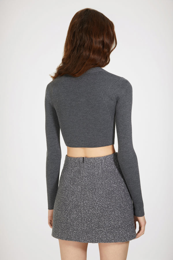 Patou - 울 블렌드 부클레 미니 스커트 - Anthracite - 파투 미니 스커트의 맥시 크러쉬.안트라사이트 그레이 컬러의 울 블렌드 스커트. 멜란지 부클레 패브릭. 하이 웨이스트. 짧은 기장. 뒷면의 지퍼 여밈. 전체 안감 처리.