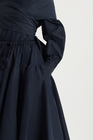 Long volume skirt in recycled faille