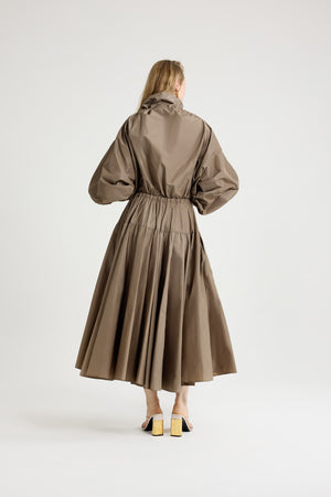 Long volume skirt in recycled faille