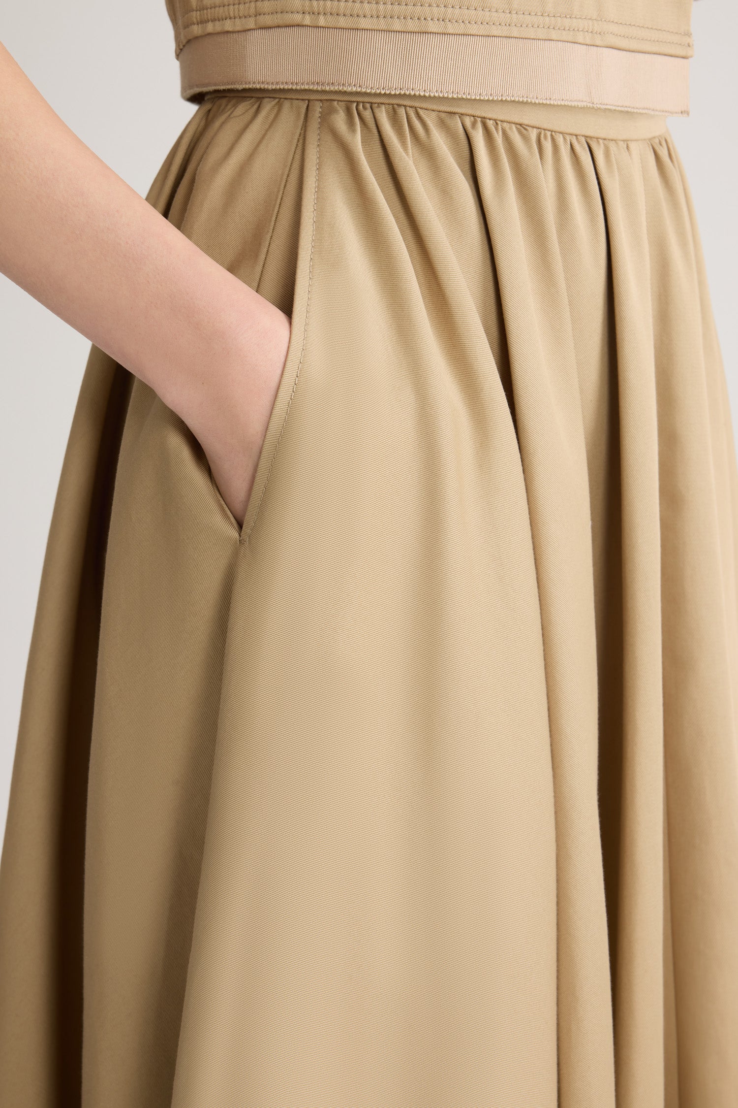 Patou - Jupe maxi volume en coton bio - Sand - Jupe maxi volume couleur sable. Longueur maxi.