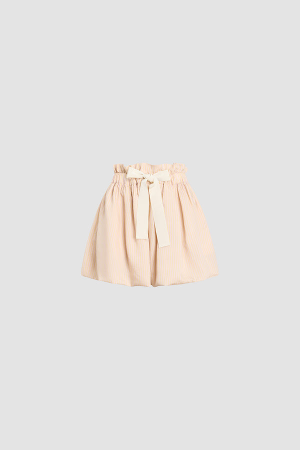 Patou - シルク混紡 パフィー ビーチスカート - Shell Beach Stripes - アプリコットベージュカラーのパフィースカート、イエロー＆ピンクカラーのストライプ入り。伸縮性のあるウエストにボウ装飾。この作品は、ギヨーム・アンリがデザインした「Patou Plage」カプセルコレクションからのもので。