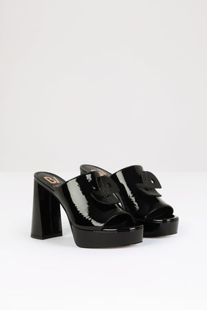GLOSSY ANITA x Bettina Vermillon