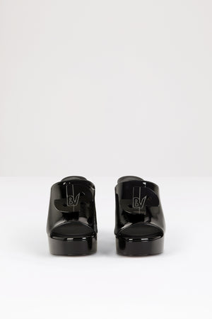 GLOSSY ANITA x Bettina Vermillon