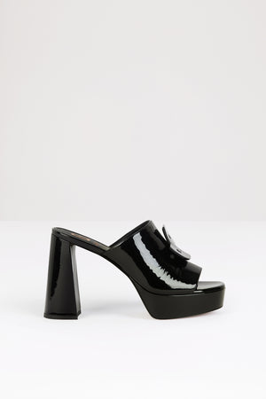 GLOSSY ANITA x Bettina Vermillon