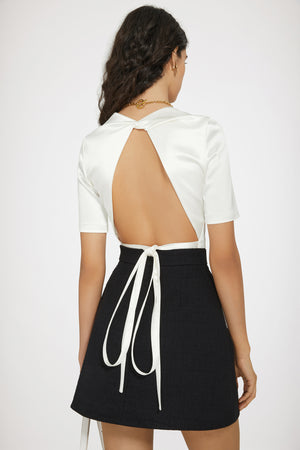 Open back top in satin