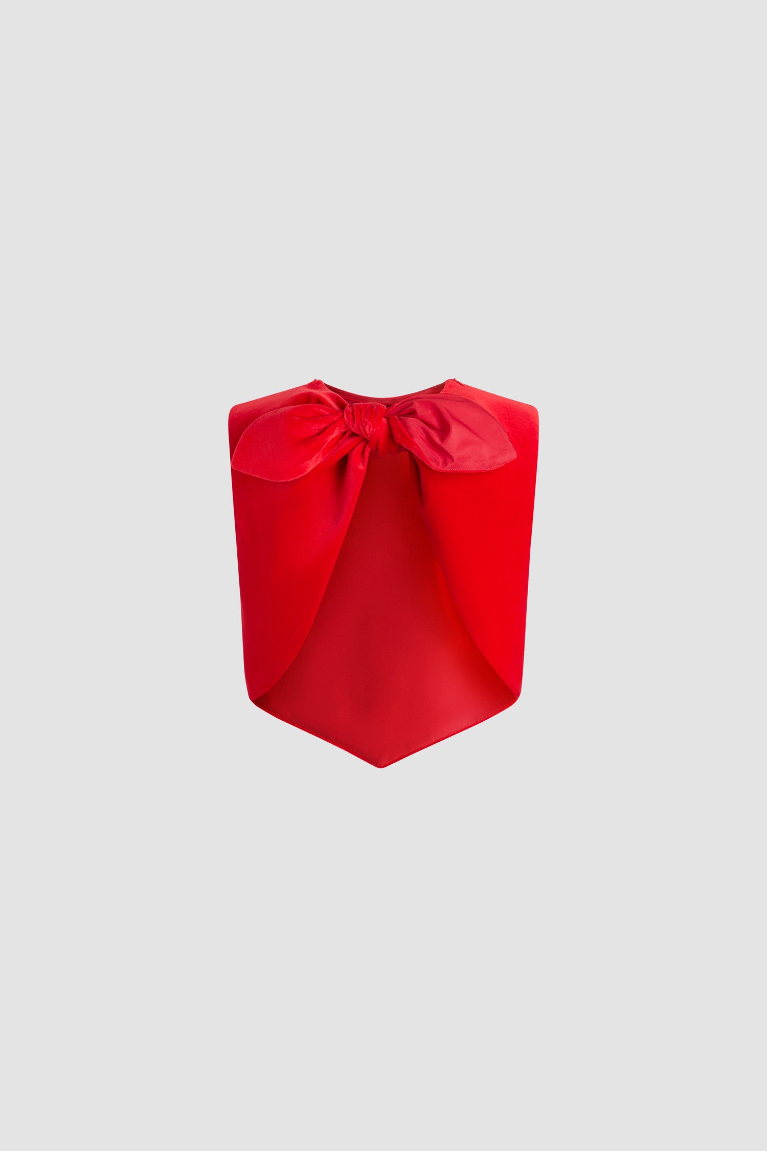 Patou - Top foulard in cotone biologico - Red - Top rosso in velluto di cotone biologico. Taglio corto. Schiena spaccata con chiusura a nodo. Questo capo fa parte della Capsule &amp;quot;Evening&amp;quot;, ideata da Guillaume Henry: per immortalare le occasioni speciali con stile e raffinatezza.