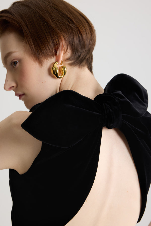 Patou - オーガニックコットンベルベット ンのスカーフトップ - Black - オーガニックコットンベルベットのブラックトップ。ショート丈。結び留めのスリットバック。この作品は、ギョーム・アンリがデザインしたカプセル「イブニング」のアイテムです。特別な機会をスタイルと洗練さで不朽のものにするために。