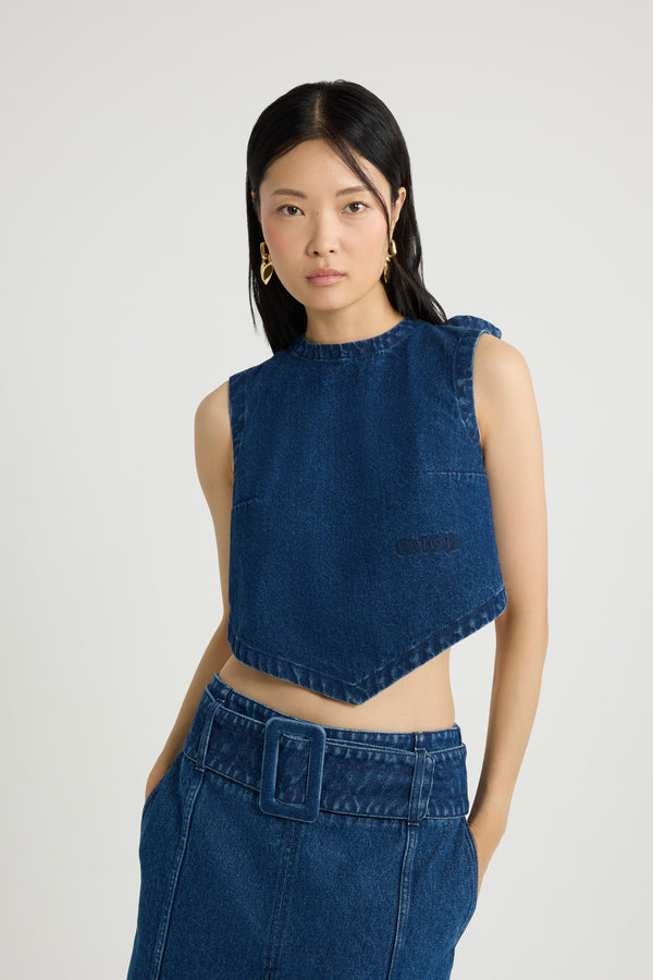 Patou - Top annodato in denim di cotone - Ink Blue - Top in denim di cotone blu inchiostro. Modello corto. Collo tondo. Spacco sul retro con allacciatura a nodo. Orlo a V.