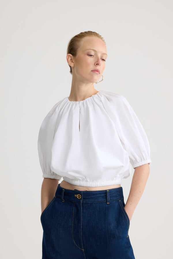 Patou - オーガニックコットン バブルトップス - White - ホワイトカラーのオーガニックコットン製 バブルトップス。半袖。この作品は、ギヨーム・アンリがデザインした「Patou Plage」カプセルコレクションからのもので。