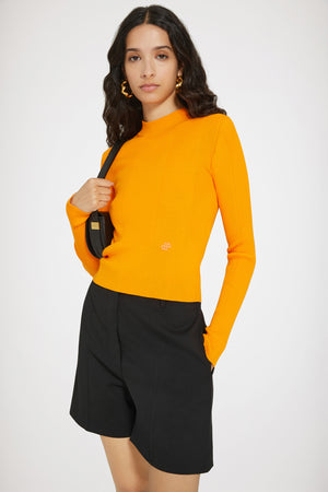 Tailored shorts in technical wool