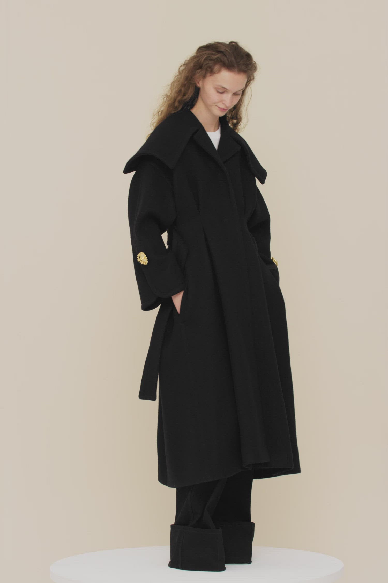 Patou - Belted cashmere and wool blend coat - Black - A sailor collar, et voilà, a classic overcoat with a Patou attitude!Black cashmere and wool coat. Crafted from recycled materials blended to achieve a softly worn look over time. Longline A-line silhouette with darts at the back to highlight the waist. Oversized sailor-style collar and cuffs. Can be worn cinched via a removable belt. Concealed press buttons down the front and at the cuffs. Patou label on the left sleeve.