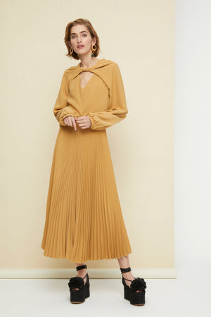 Twisted neckline pleated midi dress