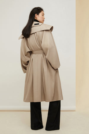 Oversized belted coat in organic gabardine with detachable collar