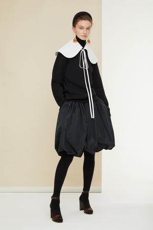 Organic cotton sweatshirt with a detachable collar