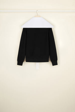 Organic cotton sweatshirt with a detachable collar