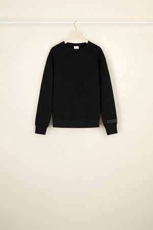 Organic cotton sweatshirt with a detachable collar