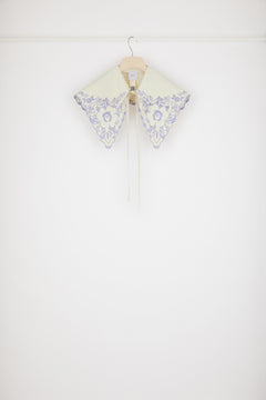 Embroidered collar in organic cotton
